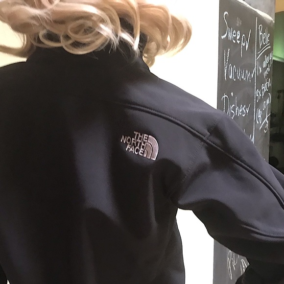 🌼NEW🌼 North Face Jacket - Picture 9 of 14